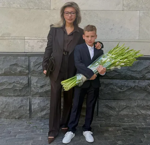 Агата Муцениеце, Полина и Дмитрий Дибровы, Сергей Лазарев, Яна Рудковская: звёзды отвели детей в школу 1 сентября