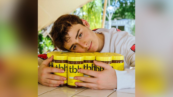 Ноа Шнапп Ноа Шнапп