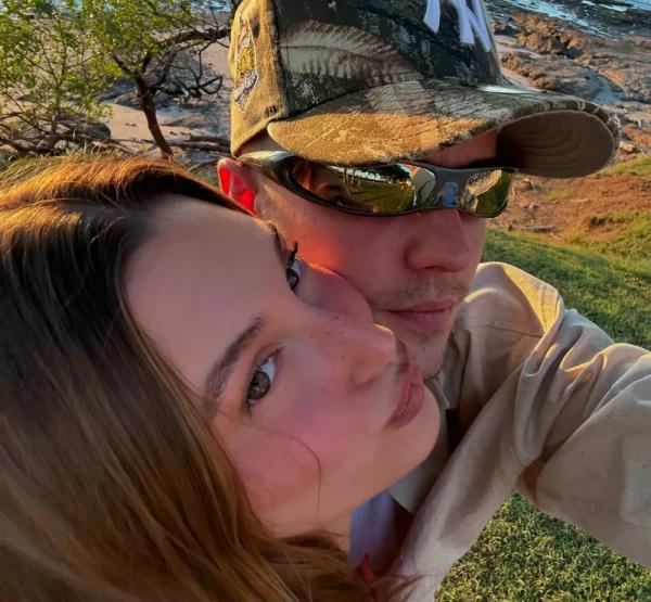 Хейли Бибер спровоцировала слухи о разводе
Хейли Бибер спровоцировала слухи о разводе