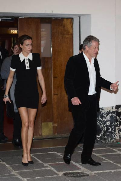 Редкий выход: Хью Грант привел жену Анну на премьеру новой "Бриджит Джонс"
Редкий выход: Хью Грант привел жену Анну на премьеру новой "Бриджит Джонс"