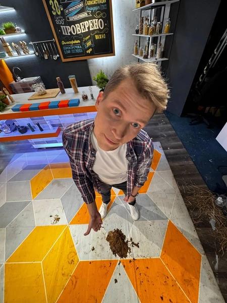 Олег Солнцев: «Фанаты говорят, что новый ведущий „НашПотребНадзор“ перенимает мои интонации и стиль» Олег Солнцев: «Фанаты говорят, что новый ведущий „НашПотребНадзор“ перенимает мои интонации и стиль»