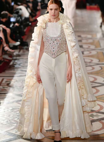 Прощай, тихая роскошь — салют, рококо: тренды весны Прощай, тихая роскошь — салют, рококо: тренды весны