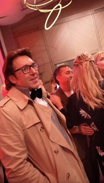 Игорь и Ольга Крутые, Филипп Киркоров, Дима Билан и другие на вечеринке журнала HELLO! на "Новой волне" в Казани
Игорь и Ольга Крутые, Филипп Киркоров, Дима Билан и другие на вечеринке журнала HELLO! на "Новой волне" в Казани