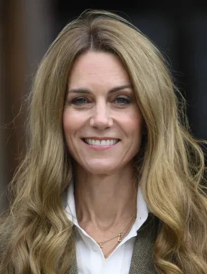 Блонд и объёмная укладка: в сети обсуждают, что Кейт Миддлтон носит парик из-за рецидива рака Блонд и объёмная укладка: в сети обсуждают, что Кейт Миддлтон носит парик из-за рецидива рака