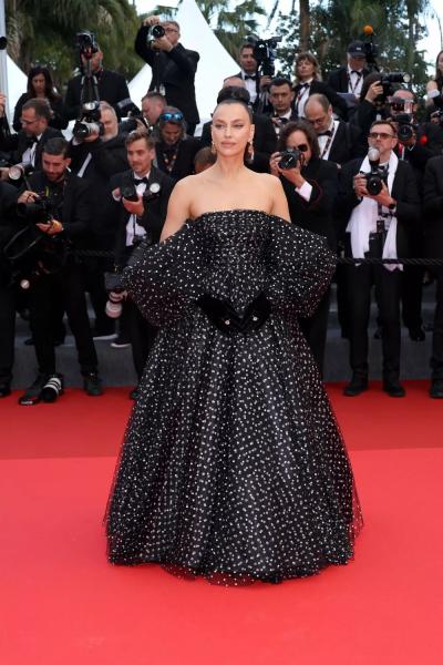 Наши в Каннах: Ксения Собчак, Елена Перминова, Наталья Османн и другие
Наши в Каннах: Ксения Собчак, Елена Перминова, Наталья Османн и другие