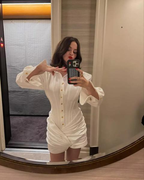 Мать Селены Гомес взяла миллионные кредиты, чтобы оплатить ее стартап
Мать Селены Гомес взяла миллионные кредиты, чтобы оплатить ее стартап