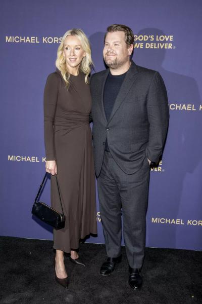 Энн Хэтэуэй, Хлоя Севиньи и другие звезды на Golden Heart Awards 2025
Энн Хэтэуэй, Хлоя Севиньи и другие звезды на Golden Heart Awards 2025