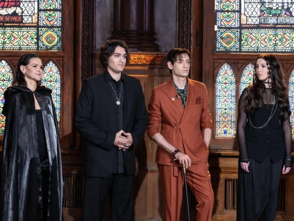 Виктория Райдос о переезде за границу, странных предпочтениях Шепса и преемнике на «Битве экстрасенсов» Виктория Райдос о переезде за границу, странных предпочтениях Шепса и преемнике на «Битве экстрасенсов»