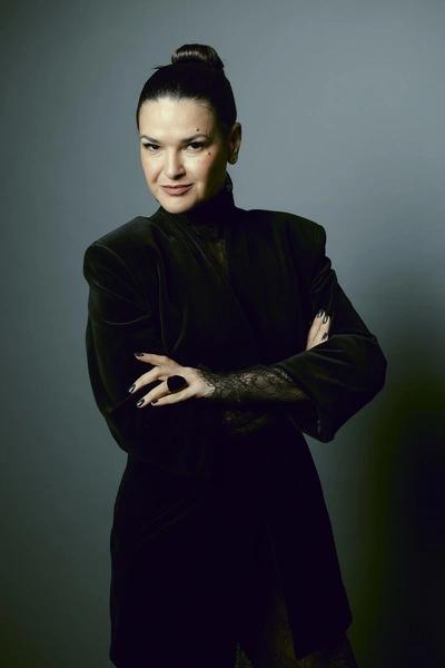 Виктория Райдос о переезде за границу, странных предпочтениях Шепса и преемнике на «Битве экстрасенсов» Виктория Райдос о переезде за границу, странных предпочтениях Шепса и преемнике на «Битве экстрасенсов»