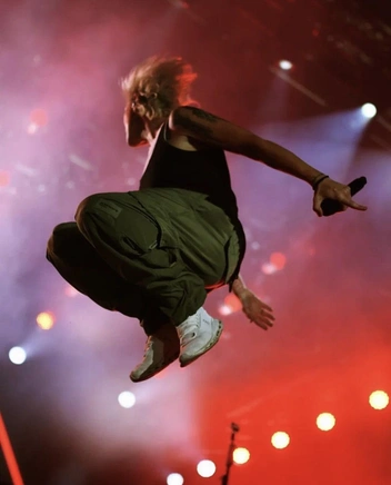 Жизнь, слезы и любовь главной рок-леди Дианы Арбениной: «Я стараюсь сохранить то, что имею, но не все зависит от меня» Жизнь, слезы и любовь главной рок-леди Дианы Арбениной: «Я стараюсь сохранить то, что имею, но не все зависит от меня»