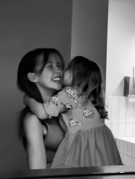 Анна Пересильд рассказала о единокровной младшей сестре
Анна Пересильд рассказала о единокровной младшей сестре