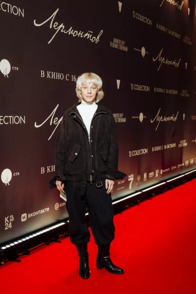 Никита Ефремов, Юлия Хлынина, Константин Эрнст и другие на премьере фильма "Лермонтов"
Никита Ефремов, Юлия Хлынина, Константин Эрнст и другие на премьере фильма "Лермонтов"