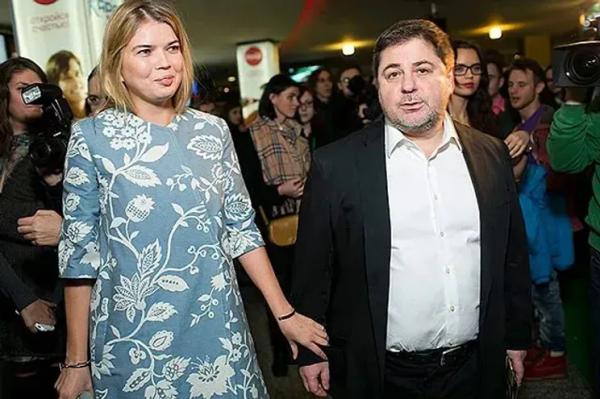 "Дети скитались по Европе и Украине". Александр Цекало ответил на обвинения в неуплате алиментов на детей от бывшей жены "Дети скитались по Европе и Украине". Александр Цекало ответил на обвинения в неуплате алиментов на детей от бывшей жены