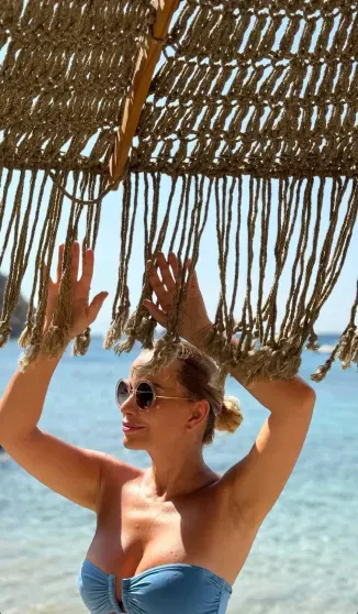 "Диета по мне плачет". Ольга Орлова показала фигуру в купальнике "Диета по мне плачет". Ольга Орлова показала фигуру в купальнике