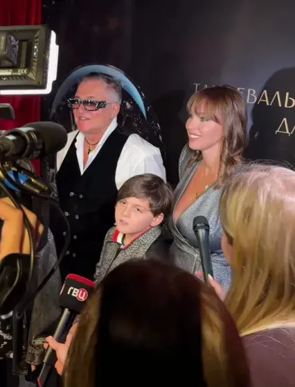 Дмитрий и Полина Дибровы вместе вышли в свет после развода и прокомментировали слух о своём воссоединении Дмитрий и Полина Дибровы вместе вышли в свет после развода и прокомментировали слух о своём воссоединении