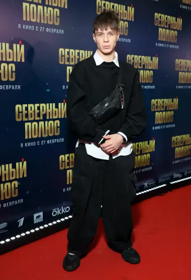 Дмитрий Песков, Ирина Винер, Джиган и Мария Янковская ("Сигма-бой") на премьере фильма "Северный полюс" Дмитрий Песков, Ирина Винер, Джиган и Мария Янковская ("Сигма-бой") на премьере фильма "Северный полюс"