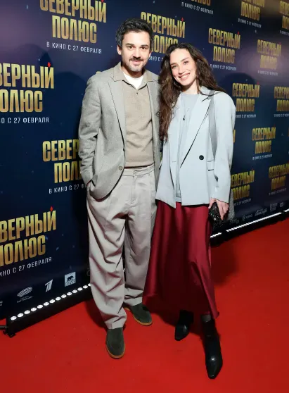 Дмитрий Песков, Ирина Винер, Джиган и Мария Янковская ("Сигма-бой") на премьере фильма "Северный полюс" Дмитрий Песков, Ирина Винер, Джиган и Мария Янковская ("Сигма-бой") на премьере фильма "Северный полюс"