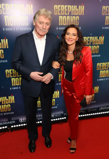 Дмитрий Песков, Ирина Винер, Джиган и Мария Янковская ("Сигма-бой") на премьере фильма "Северный полюс" Дмитрий Песков, Ирина Винер, Джиган и Мария Янковская ("Сигма-бой") на премьере фильма "Северный полюс"