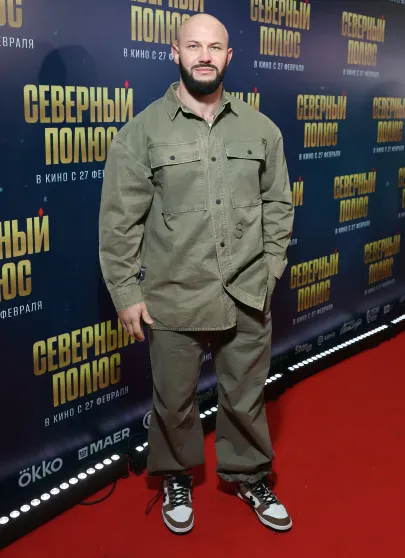 Дмитрий Песков, Ирина Винер, Джиган и Мария Янковская ("Сигма-бой") на премьере фильма "Северный полюс" Дмитрий Песков, Ирина Винер, Джиган и Мария Янковская ("Сигма-бой") на премьере фильма "Северный полюс"