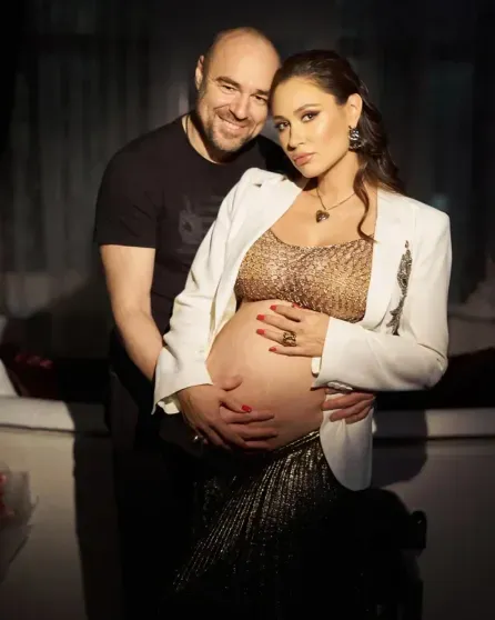 "Два условия, и я тебя отпущу". Жена-"изменщица" Дмитрия Диброва рассказала, что он потребовал в обмен на развод "Два условия, и я тебя отпущу". Жена-"изменщица" Дмитрия Диброва рассказала, что он потребовал в обмен на развод