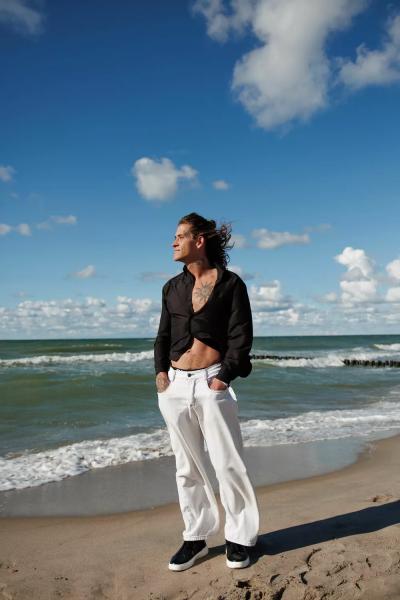 Катерина Шпица, Аня Чиповская, Артем Михалков и другие на морской вечеринке в Зеленоградске
Катерина Шпица, Аня Чиповская, Артем Михалков и другие на морской вечеринке в Зеленоградске