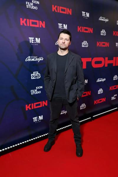 Даниил Страхов, Сергей Гилев, Максим Матвеев и Елизавета Боярская: светская премьера сериала “Тоннель”
Даниил Страхов, Сергей Гилев, Максим Матвеев и Елизавета Боярская: светская премьера сериала “Тоннель”