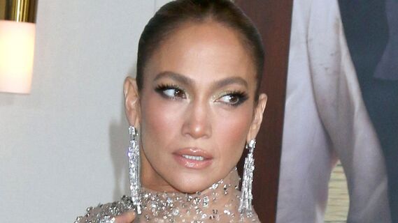 Одобрят далеко не все: Джей Ло пошла на шокирующий шаг, чтобы спасти брак с Аффлеком
Одобрят далеко не все: Джей Ло пошла на шокирующий шаг, чтобы спасти брак с Аффлеком