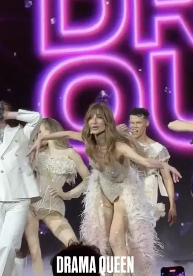 Екатерина Варнава выступила с кабаре-шоу в Ереване: среди гостей — Алексей Жидковский, Дарина Алексеева и светская Москва Екатерина Варнава выступила с кабаре-шоу в Ереване: среди гостей — Алексей Жидковский, Дарина Алексеева и светская Москва