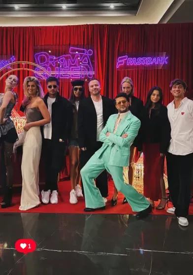 Екатерина Варнава выступила с кабаре-шоу в Ереване: среди гостей — Алексей Жидковский, Дарина Алексеева и светская Москва Екатерина Варнава выступила с кабаре-шоу в Ереване: среди гостей — Алексей Жидковский, Дарина Алексеева и светская Москва