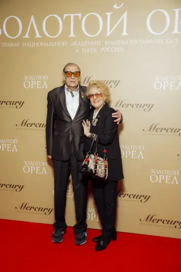 Елизавета Боярская, Виктория Исакова, Елена Лядова, Владимир Вдовиченков, Сергей Безруков и Агата Муцениеце на премии "Золотой орёл" Елизавета Боярская, Виктория Исакова, Елена Лядова, Владимир Вдовиченков, Сергей Безруков и Агата Муцениеце на премии "Золотой орёл"