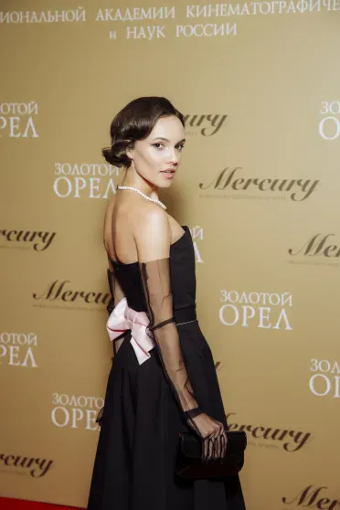 Елизавета Боярская, Виктория Исакова, Елена Лядова, Владимир Вдовиченков, Сергей Безруков и Агата Муцениеце на премии "Золотой орёл" Елизавета Боярская, Виктория Исакова, Елена Лядова, Владимир Вдовиченков, Сергей Безруков и Агата Муцениеце на премии "Золотой орёл"