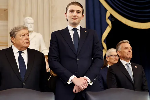 Как Бэррон Трамп изменился между президентскими сроками своего отца и какое необычное прозвище ему теперь дали Как Бэррон Трамп изменился между президентскими сроками своего отца и какое необычное прозвище ему теперь дали