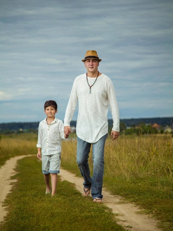 Звезда «ВИА Суперстар!» Илья Зудин о придирках жюри, общении с бывшими женами и новой любви