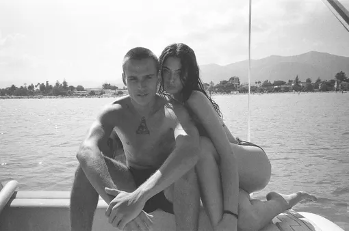 Модель и полиглот: интересные факты о дочери Моники Беллуччи Деве Кассель Модель и полиглот: интересные факты о дочери Моники Беллуччи Деве Кассель