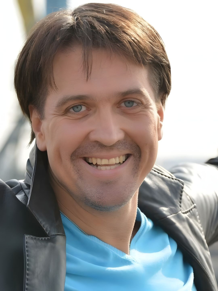 Денис Матросов