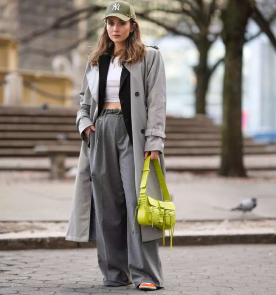 Классика с провокацией: 5 способов носить тренч этой весной Классика с провокацией: 5 способов носить тренч этой весной