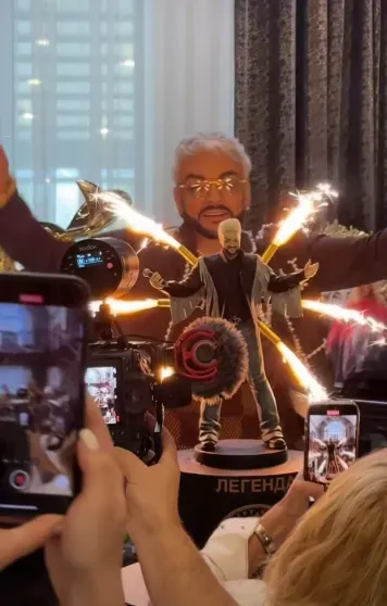 Филипп Киркоров отметил "скромный" день рождения в компании Яны Рудковской, Виктории Шеляговой, Алсу, Ксении Собчак и других звёзд Филипп Киркоров отметил "скромный" день рождения в компании Яны Рудковской, Виктории Шеляговой, Алсу, Ксении Собчак и других звёзд