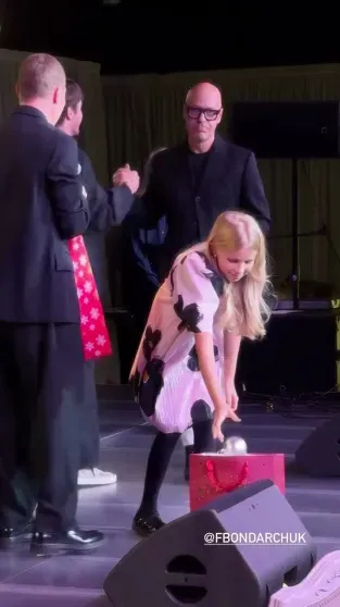 Фёдор Бондарчук пришёл поддержать бывшую жену Светлану Бондарчук на её благотворительном вечере Фёдор Бондарчук пришёл поддержать бывшую жену Светлану Бондарчук на её благотворительном вечере