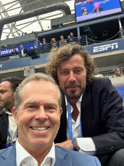 Фото с Андреем Рублёвым, прогулки по Нью-Йорку: Марат Сафин вернулся в соцсети спустя 4 года и показал, как проводит время на US Open Фото с Андреем Рублёвым, прогулки по Нью-Йорку: Марат Сафин вернулся в соцсети спустя 4 года и показал, как проводит время на US Open