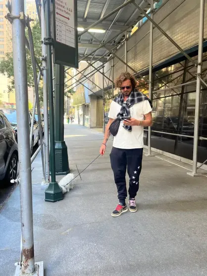 Фото с Андреем Рублёвым, прогулки по Нью-Йорку: Марат Сафин вернулся в соцсети спустя 4 года и показал, как проводит время на US Open Фото с Андреем Рублёвым, прогулки по Нью-Йорку: Марат Сафин вернулся в соцсети спустя 4 года и показал, как проводит время на US Open