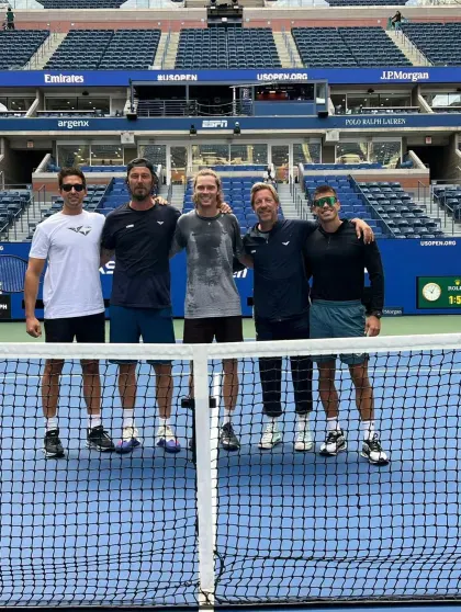 Фото с Андреем Рублёвым, прогулки по Нью-Йорку: Марат Сафин вернулся в соцсети спустя 4 года и показал, как проводит время на US Open Фото с Андреем Рублёвым, прогулки по Нью-Йорку: Марат Сафин вернулся в соцсети спустя 4 года и показал, как проводит время на US Open