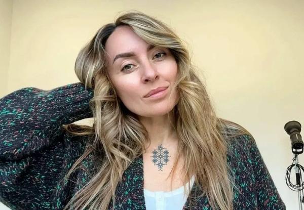 "Хочется послушать тех, кто пишет мне гадости, когда им отключат интернет". Креативный директор Monochrome ответила на критику после скандального поста о Дне Победы