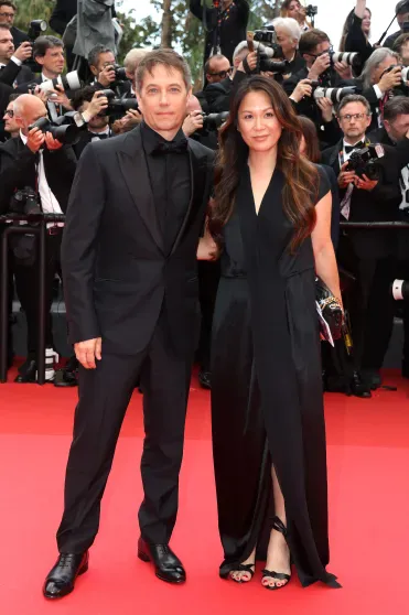 Ирина Шейк, Белла Хадид и Ева Лонгория на открытии Каннского кинофестиваля Ирина Шейк, Белла Хадид и Ева Лонгория на открытии Каннского кинофестиваля