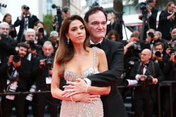 Ирина Шейк, Белла Хадид и Ева Лонгория на открытии Каннского кинофестиваля Ирина Шейк, Белла Хадид и Ева Лонгория на открытии Каннского кинофестиваля