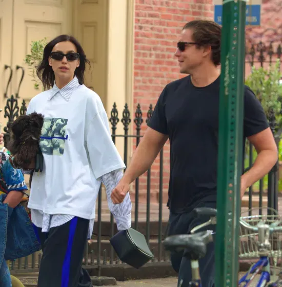 Ирина Шейк случайно встретила на улице бывшего и "уничтожила" его взглядом