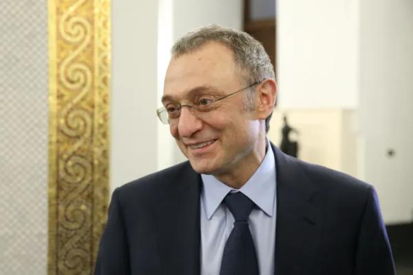 "Я прошла через ад". Модель Нина Коломийцева рассказала новые подробности "преследований" со стороны Сулеймана Керимова "Я прошла через ад". Модель Нина Коломийцева рассказала новые подробности "преследований" со стороны Сулеймана Керимова