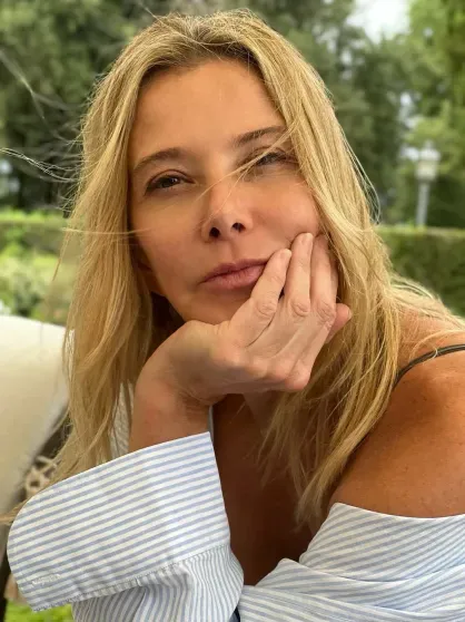 Юлия Высоцкая и Андрей Кончаловский удочерили девочку Юлия Высоцкая и Андрей Кончаловский удочерили девочку