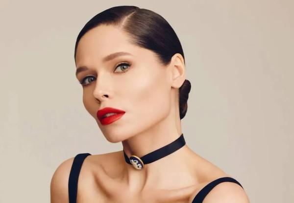 К Полине Аскери, с которой бывший муж-миллиардер Борис Белоцерковский судился из-за подарков, захотели вернуться трое мужчин К Полине Аскери, с которой бывший муж-миллиардер Борис Белоцерковский судился из-за подарков, захотели вернуться трое мужчин