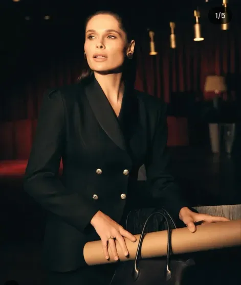 К Полине Аскери, с которой бывший муж-миллиардер Борис Белоцерковский судился из-за подарков, захотели вернуться трое мужчин К Полине Аскери, с которой бывший муж-миллиардер Борис Белоцерковский судился из-за подарков, захотели вернуться трое мужчин