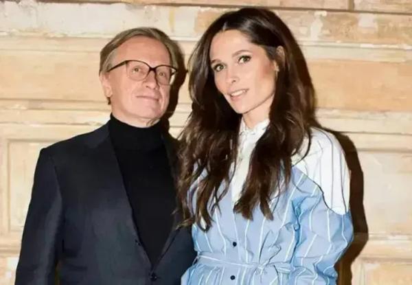 К Полине Аскери, с которой бывший муж-миллиардер Борис Белоцерковский судился из-за подарков, захотели вернуться трое мужчин К Полине Аскери, с которой бывший муж-миллиардер Борис Белоцерковский судился из-за подарков, захотели вернуться трое мужчин